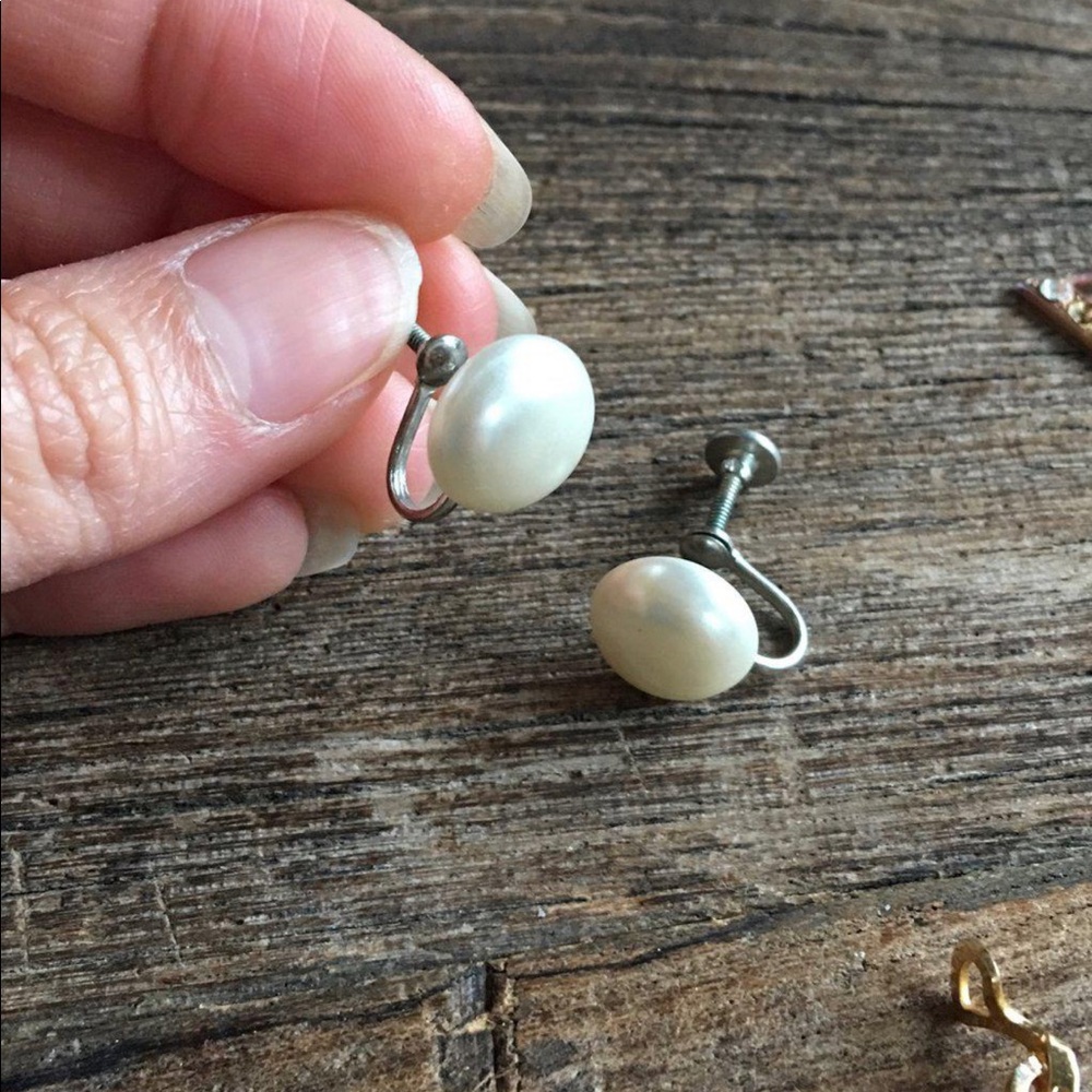 Vintage Pearl Screw-Back Earrings